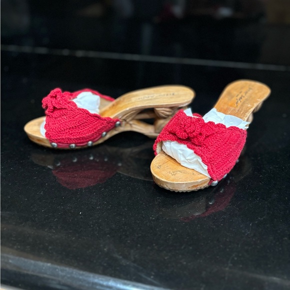 Vintage Sandals by Betsey Johnson . Size 7, worn  a few times - Picture 4 of 4